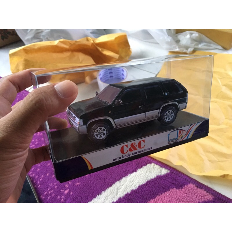 Miniatur mobi Nissan terrano 2006