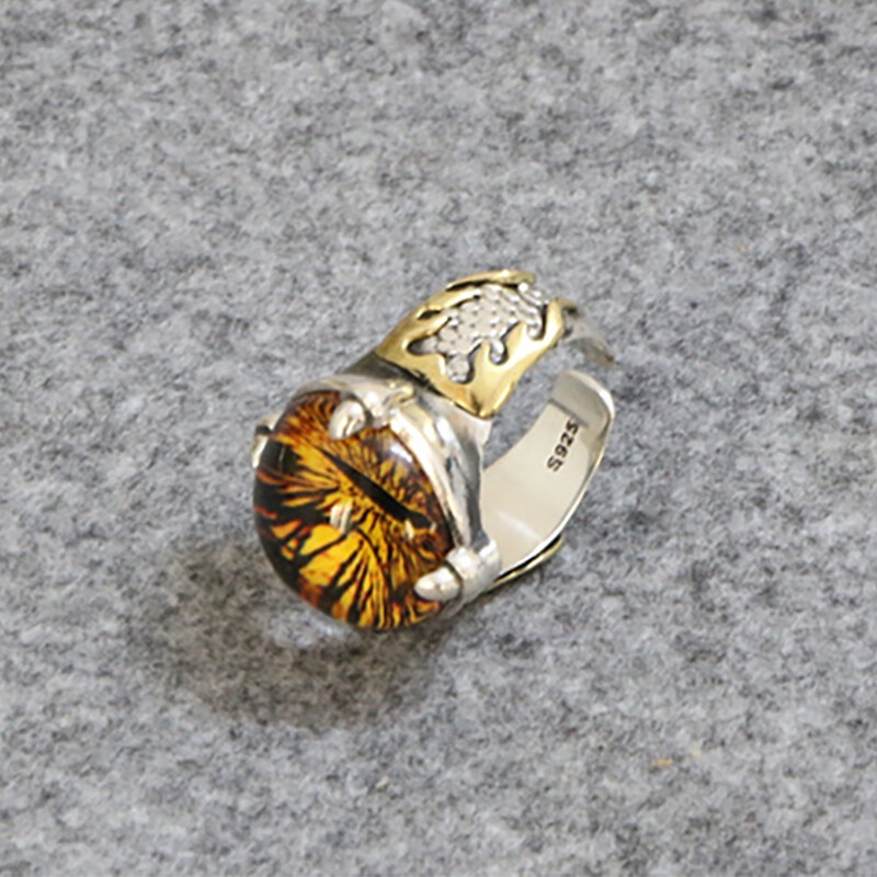 Cincin Model Terbuka Desain Mata Iblis Bahan Resin Warna Kuning Gaya Vintage Punk Gothic Untuk Pria