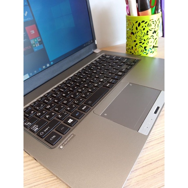 Laptop second Toshiba Dynabook R63 core i5 gen 8 ram 8gb SSD 256gb slim