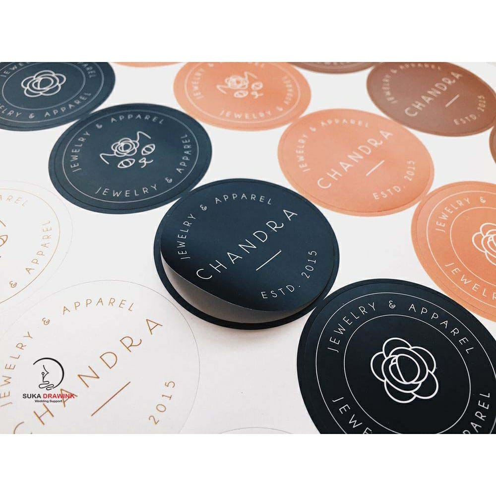 

CETAK STIKER VINYL (TRANSPARAN, GLOSSY & DOFF) / LABEL BULAT LABEL NAMA LABEL MAKANAN TOPLES KEMASAN BOTOL MINUMAN CUSTOM