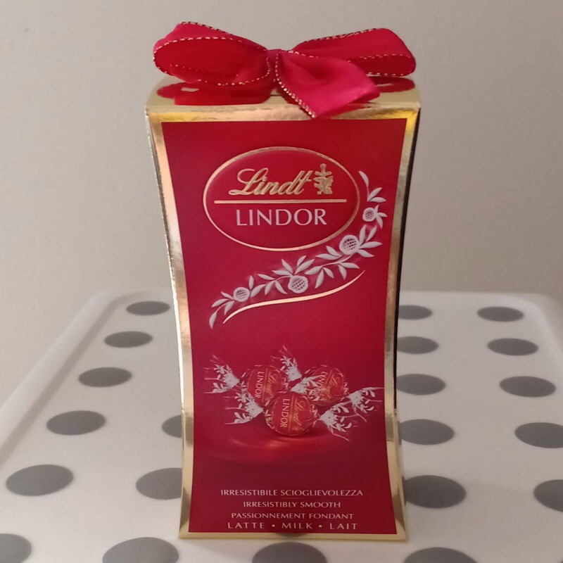 Jual SALE! LINDT LINDOR MILK 75gr | Shopee Indonesia