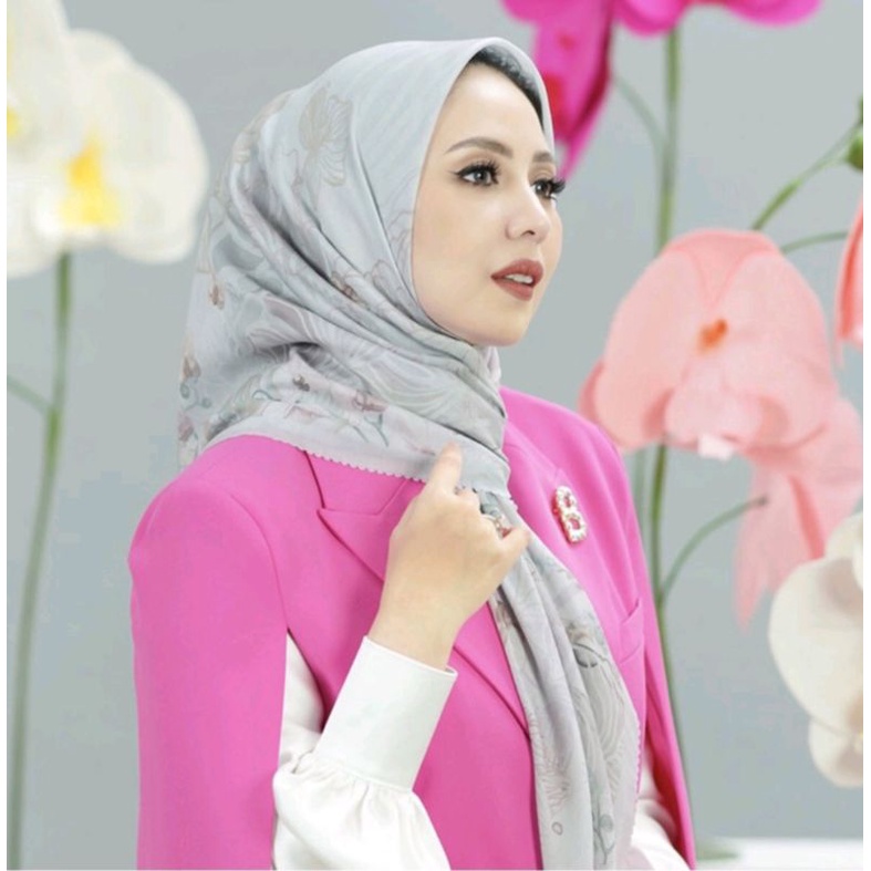 New Buttonscarves Orchide Extended Pearl