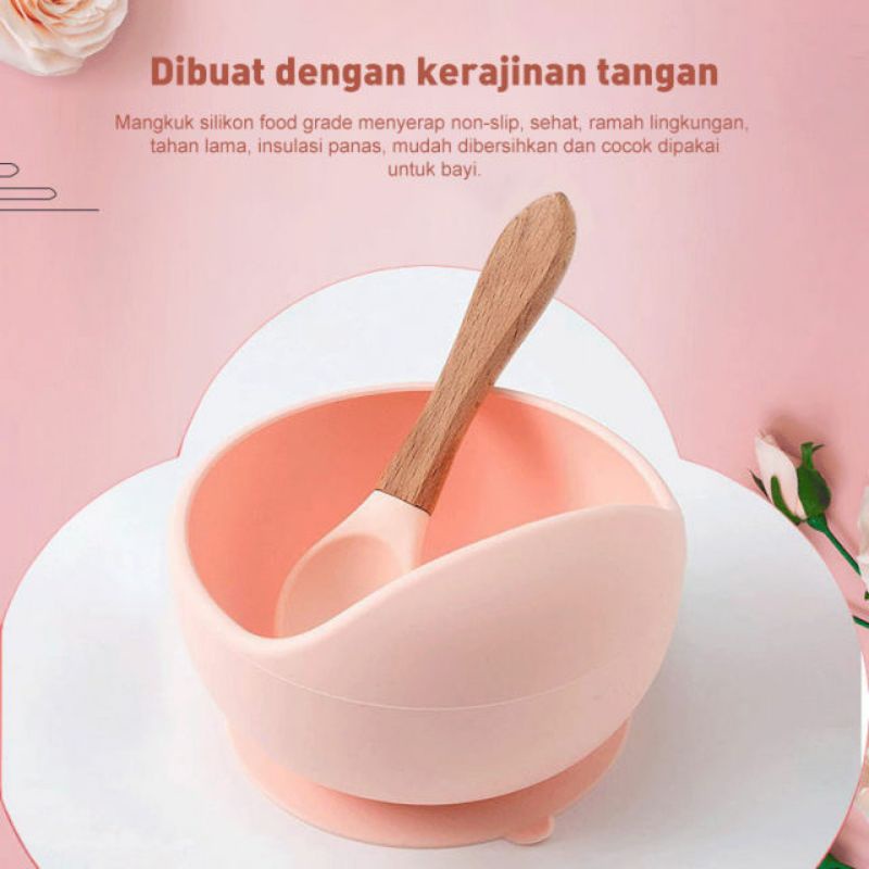 (Readystock) FREE BPA Premium Silicone Mangkuk Bayi Dengan Sendok Anti Tumpah Dan Dapat Menempel Di Meja