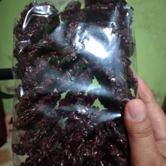 

Ranginang ketan hitam