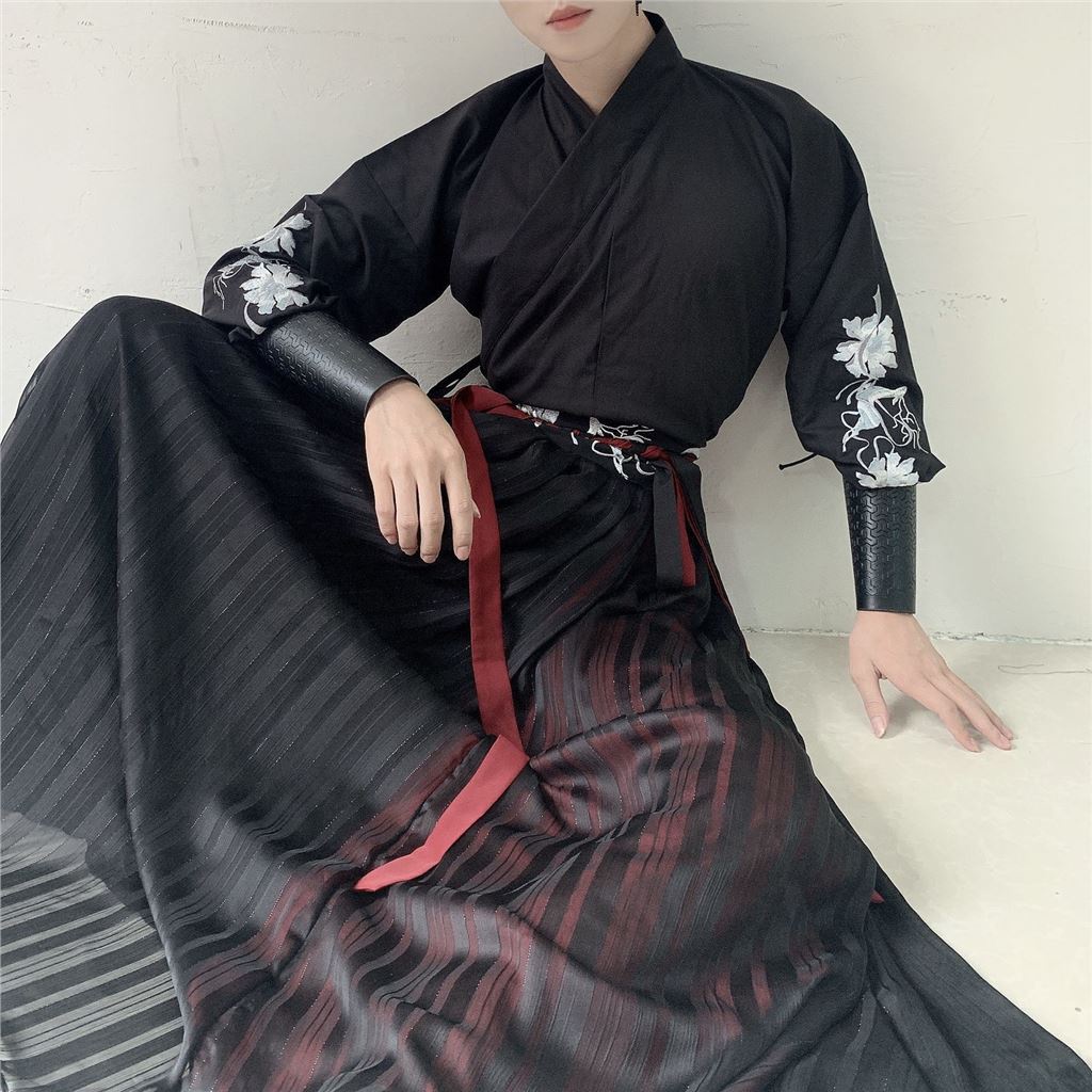 Feather moon Siyi Bureau original Hanfu [tungsten wire deer] embroidered Han elements cross collar s