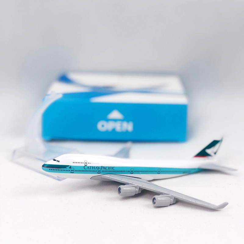 Cathay Pacific B747 Mainan Model Pesawat Terbang Hk Boeing 747 Bahan Metal Ukuran 16CM