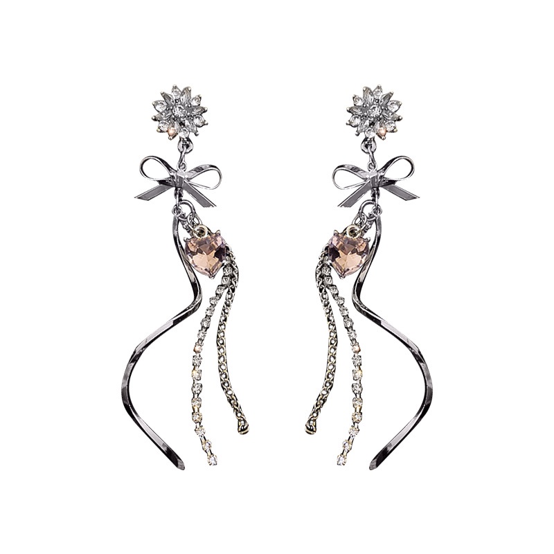 Anting Tusuk Gantung Panjang Desain Hati / Bunga / Pita Hias Berlian Gaya Simple / Trendy Untuk Wanita