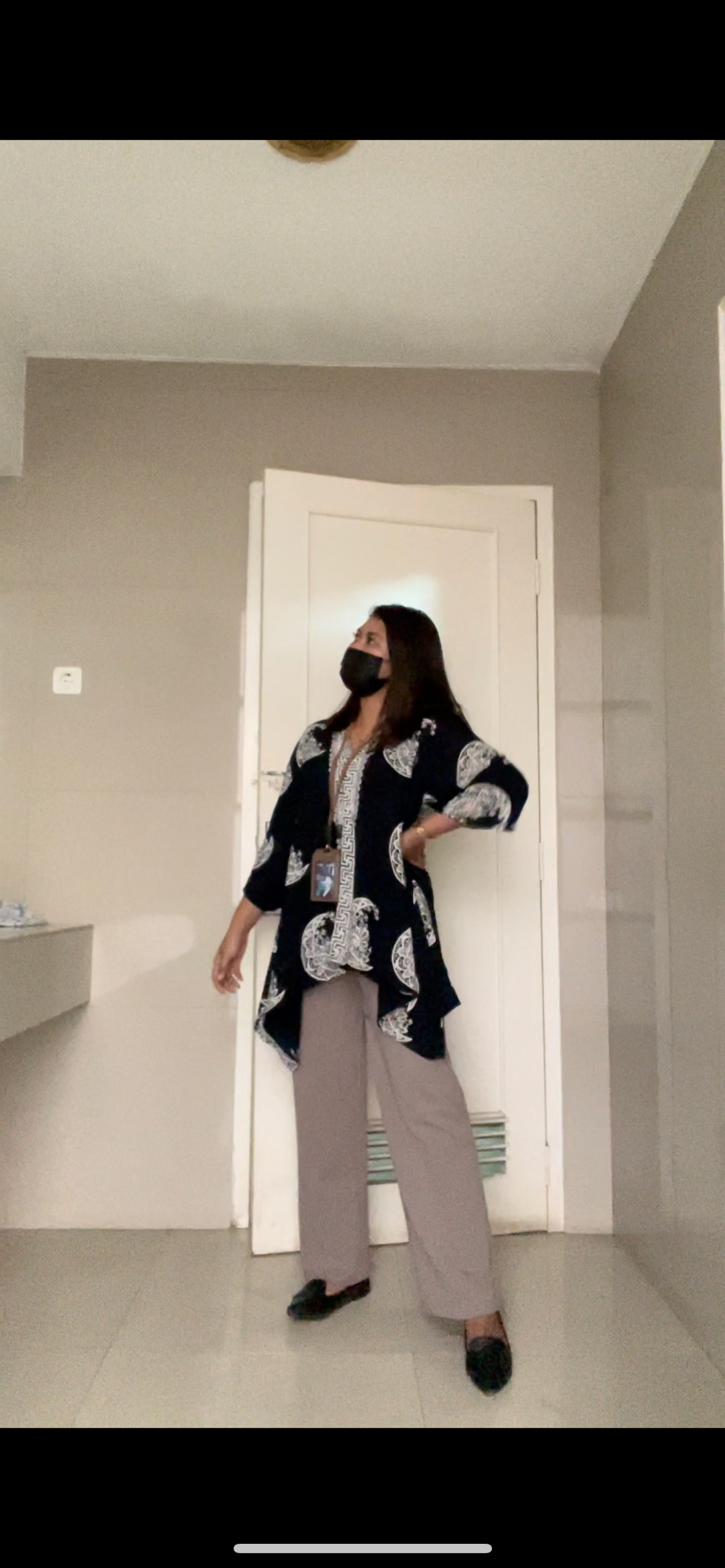 Tunic Batik Cap Modern Motif Crescent Putihan