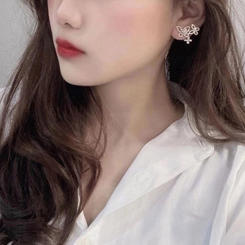 Anting Stud Bentuk Kupu-Kupu Warna Silver Untuk Wanita