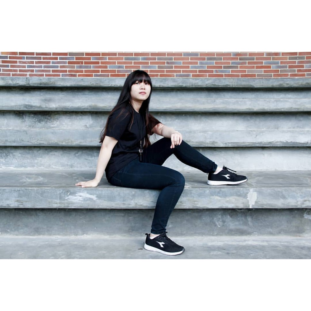  Kaos  Polos  Hitam  Cotton Combad 30s Unixex Shopee  Indonesia