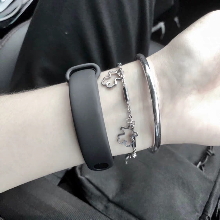 Jepang dan Korea ins Keren Bumi hollow bear stainless steel gelang titanium baja Bundy kata bingkai