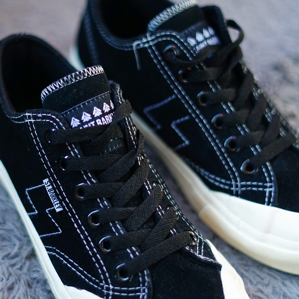 SAINT BARKLEY - Broxburn Classic Black White - Sepatu Lokal