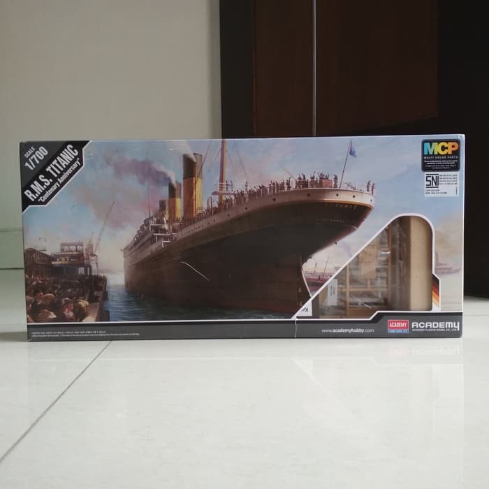 Academy Mokit Model Kit RMS Titanic