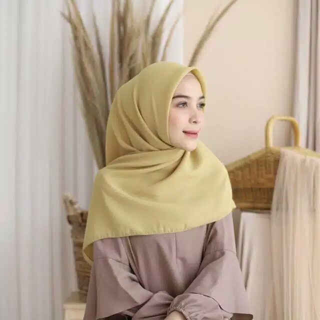 Bella Square warna Beige