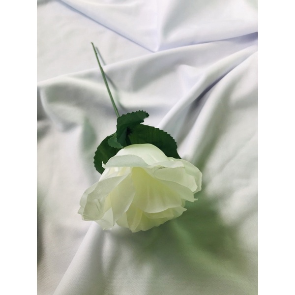 bunga pertangkai/ bunga mawar/ bunga dekorasi/ mawar artificia/ bunga plastik-Putih