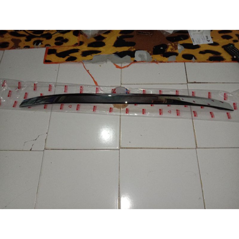 garnish crom kap mesin isuzu panther