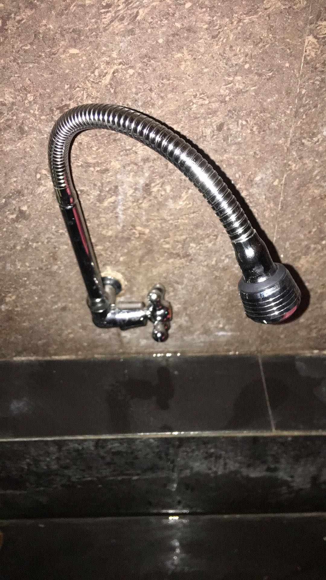 Kran Air Cuci Piring Leher Angsa Tembok Fleksibel Sk00375g