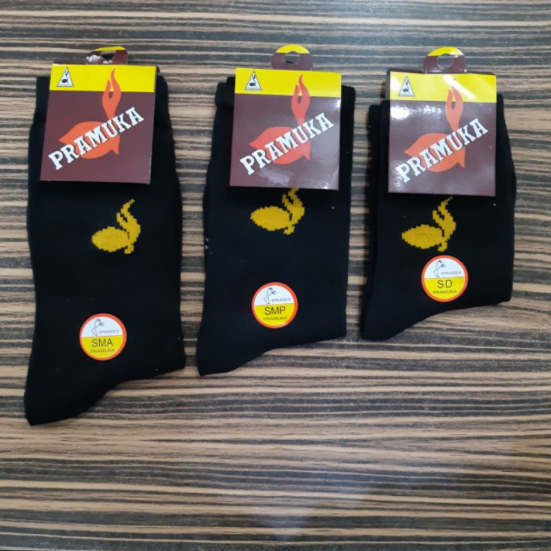 kaos kaki pramuka