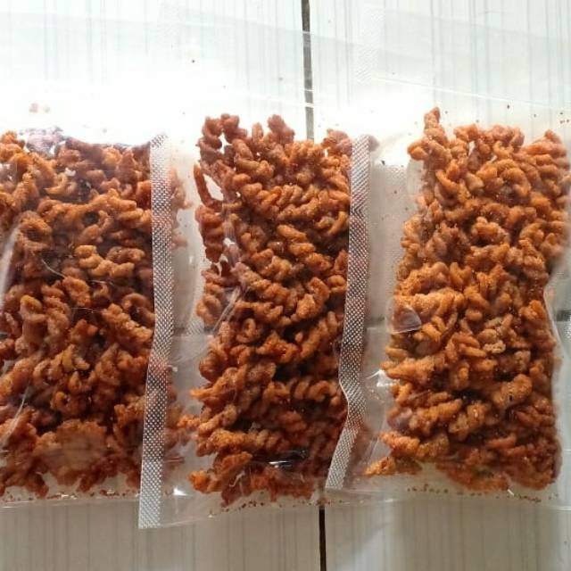 

MAKARONI ULIR SPIRAL GURIH DAN RENYAH KEMASAN POUCH 100GRAM