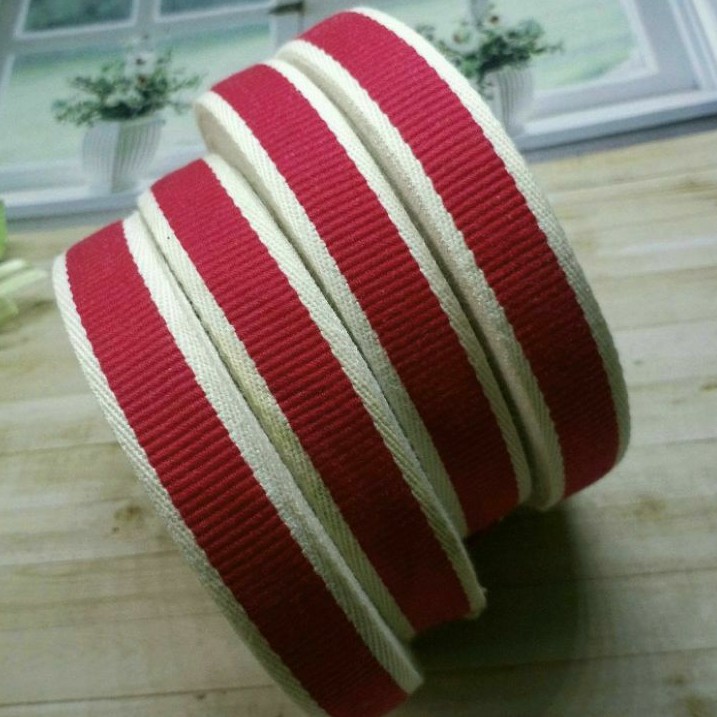 

PER METER,PITA KATUN SALUR LIST MERAH LEBAR 2CM