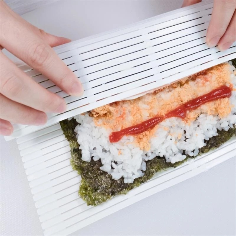 Cetakan Penggulung Sushi Bahan Plastik Ukuran 21x24cm Dapat Dicuci Dan Digunakan Kembali Gaya Jepang