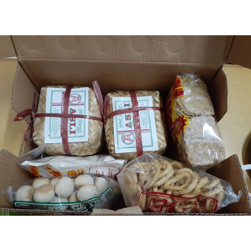 

Paket oleh-oleh lengkap