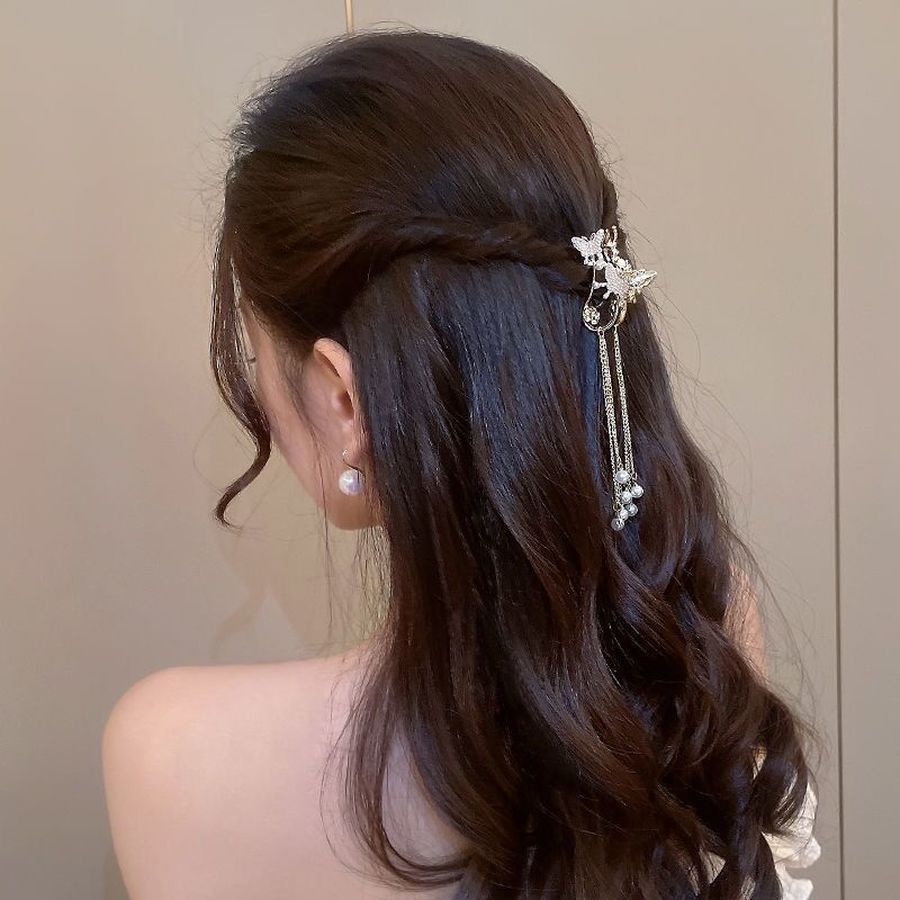 Jepit Rambut Model Butterfly Hollow Aksen Mutiara Bahan Alloy Gaya Korea Untuk Wanita