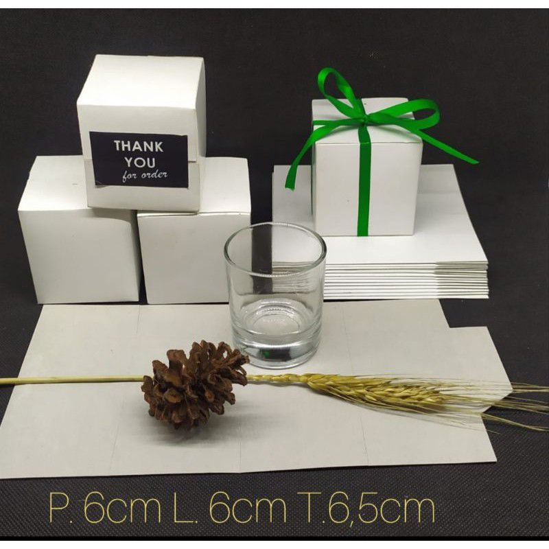 kotak mini/box mini/souvenir/tempat gelas/kardus mini/kotak putih/kardus