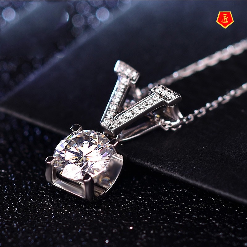 [Ready Stock]Pt950 Platinum Letter V Inlaid Zircon Pendant Female Fashion