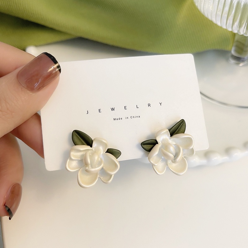 Anting Bunga Camellia Untuk Aksesoris