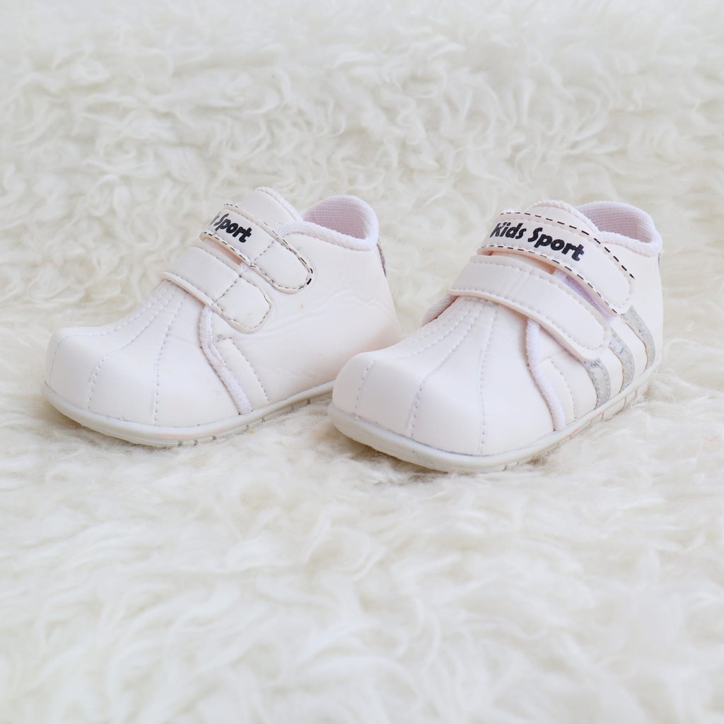 Sepatu Bayi Laki Laki Sol Karet Tebal White Polish