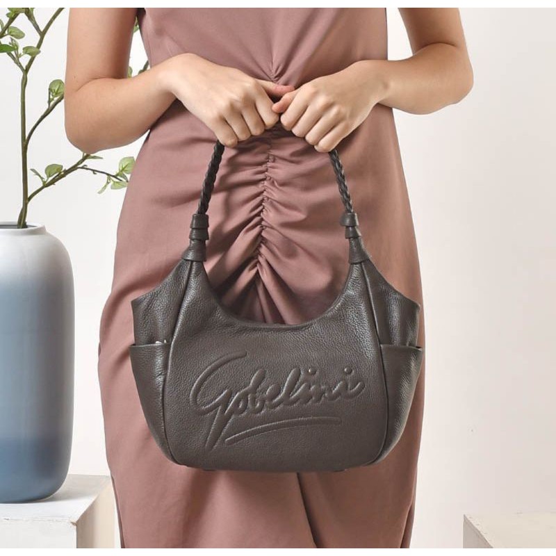 T. Poerto Shoulder S by Gobelini