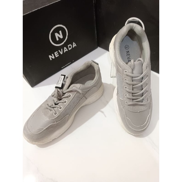 SZ 38 Sneackers Sepatu Sport Merk Nevada MUG3Y