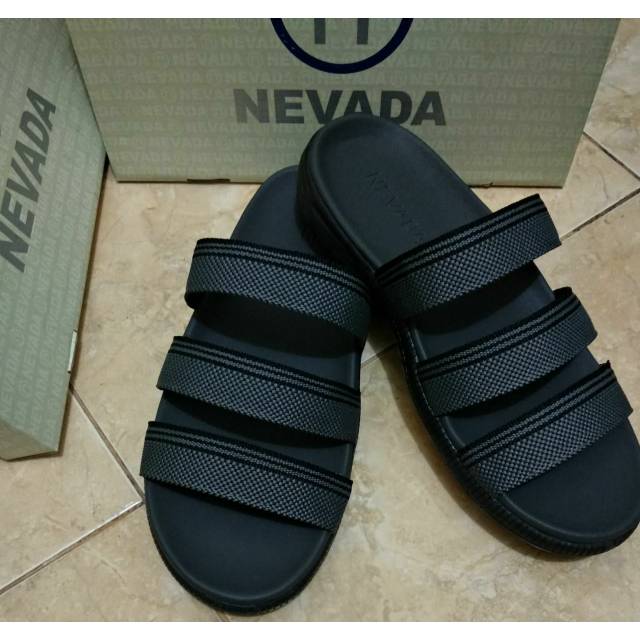 Sz 39 40 42 Sandal  Casual abu keren pria  branded merk 