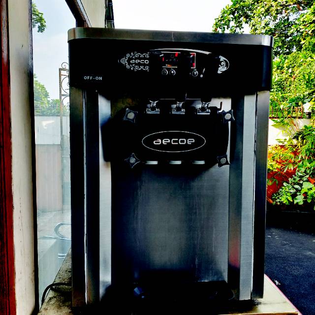 Alat es krim 3 Tuas body mulus bersegel,mesin ok siap jualan