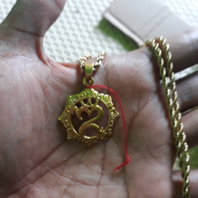 kalung om kara