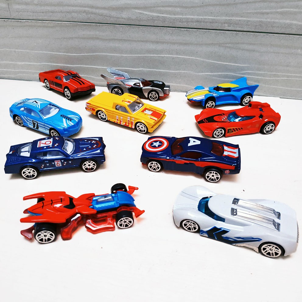 Hot Wheel Avengers 10in1 Mainan Diecast Alloy Car Isi 10 Mobil Superhero Mini