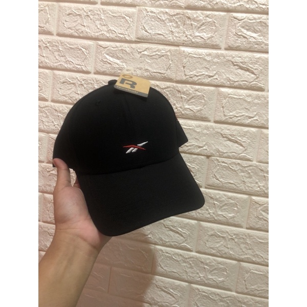 Topi Reebok