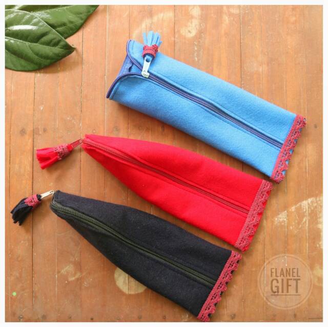 

Tempat pensil flanel tassel
