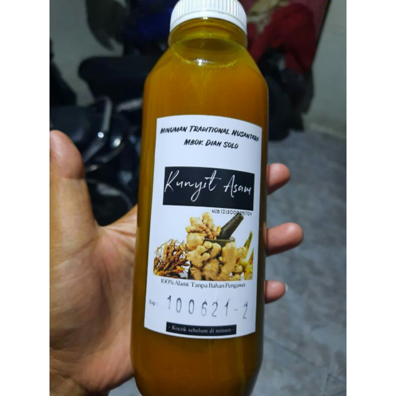 

Jamu Tradisional Nusantara Mbok Diah Asli Solo paket II varian 2 rasa ukuran 500ML