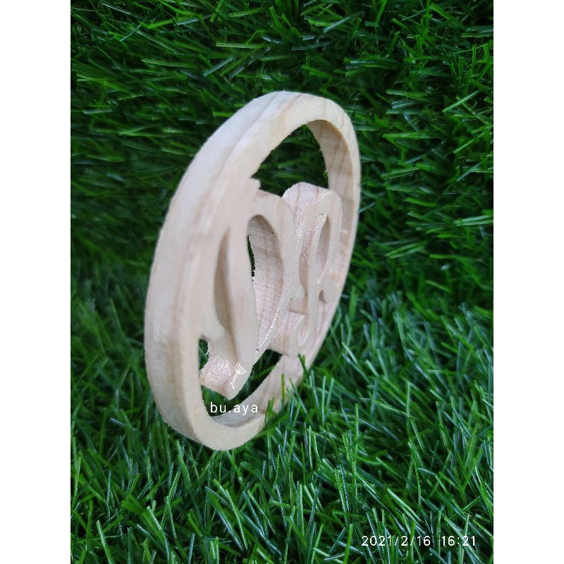 Ukir Kayu Inisial Diameter 7cm