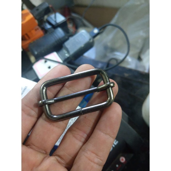 1 PCS Ring jalan tas 4 cm warna black nikel & Nikel tebal 5 mm.