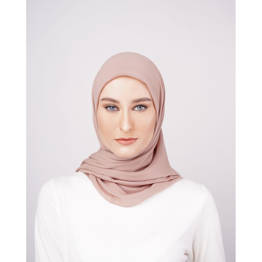 

Namirah The Label - Khawla Hijab Mocca