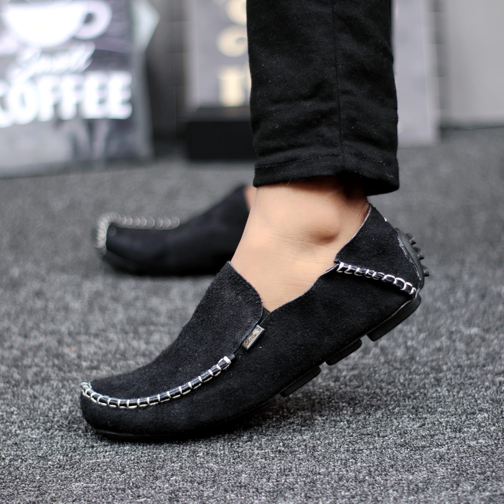 Sepatu Slip On Casual Kulit Asli Kerja Santai Hitam Pria Abrhm Mocsue