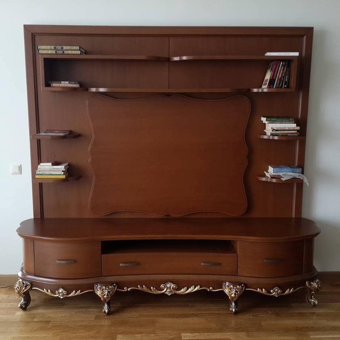 RAK BUKU & MEJA TV UKIR EROPA KLASIK