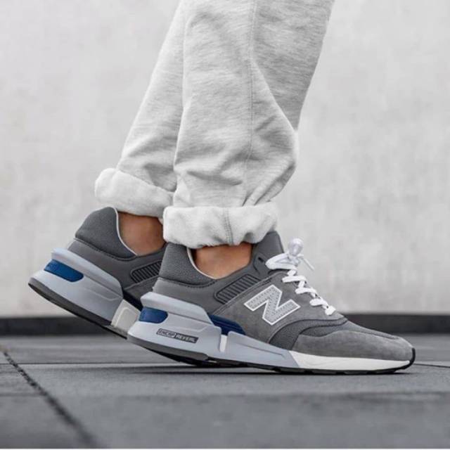 dark gray new balance