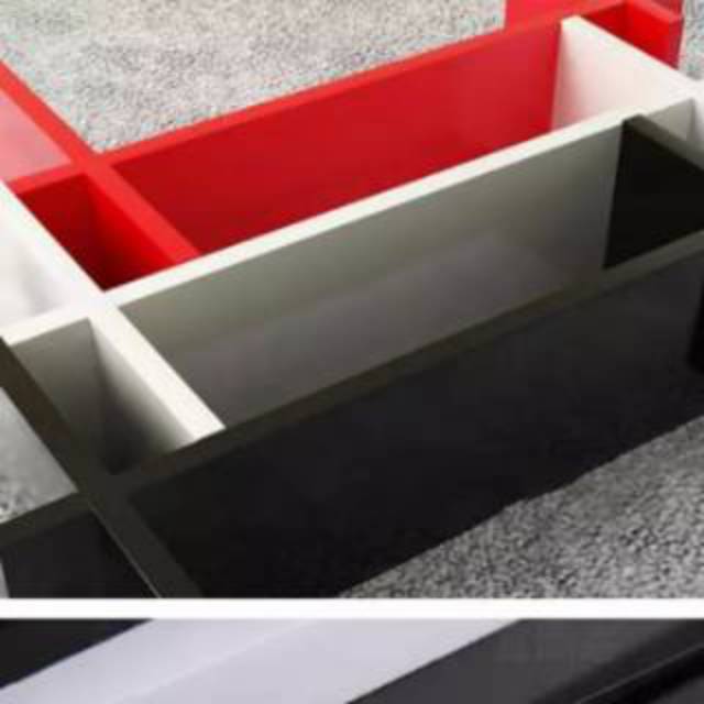 Rak dinding minimalis berpotongan