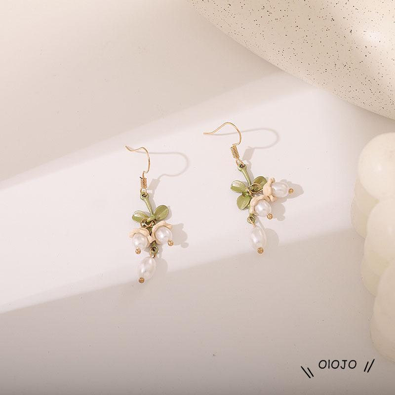 Anting Stud Desain Bunga Lily of the Valley Aksen Mutiara Untuk Anak Perempuan ol2