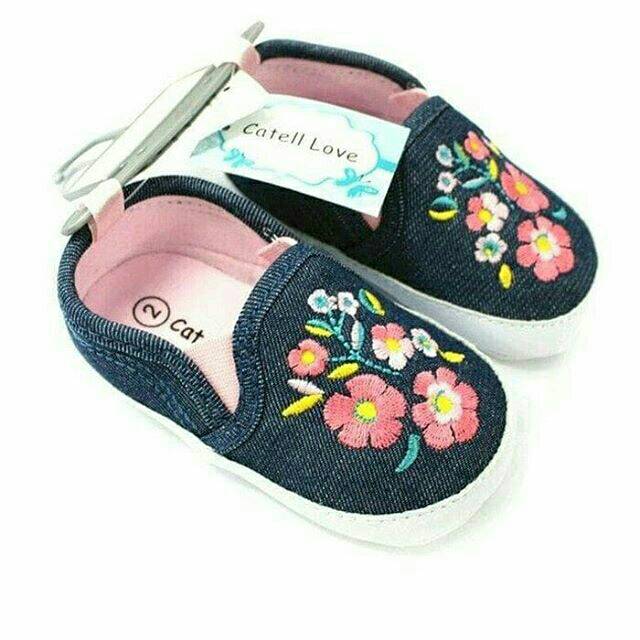 Sepatu prewalker bayi perempuan impor Catell Love jeans bunga bordir