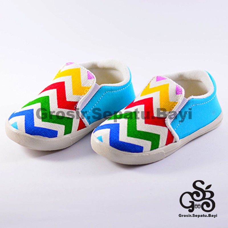 sepatu anak perempuan slip on motif rainbow zigzag murah